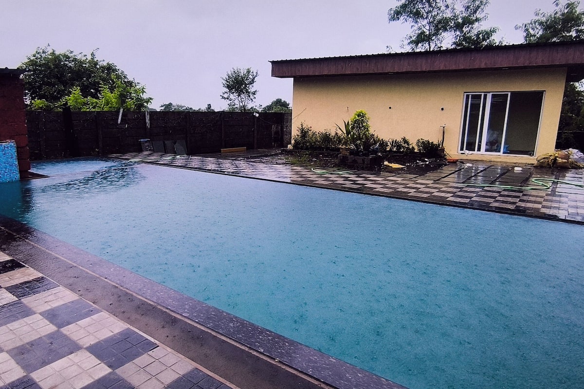 Family Room, Balcony, Hill View | Pool