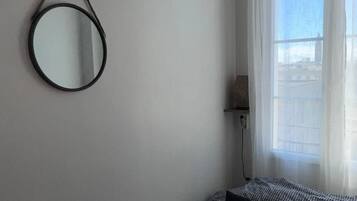 Iron/ironing board, bed sheets