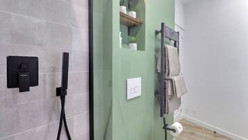 Classic Studio | Bathroom