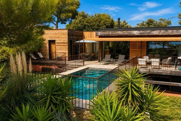 Comfort Villa, Garden View | Pool - Villa des Pins (Ventabren)