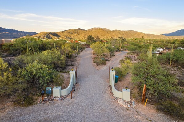 Miscellaneous - Peaceful 4-bedroom house with AC in charming Tucson (Tucson)