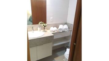 Basic Studio | Bathroom
