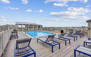 Pool - Prime Downtown Nashville 2BR with Rooftop Pool, Walk to Broadway (Nashville)