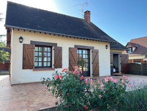 Exterior - Vrbo Property (Neuvy)