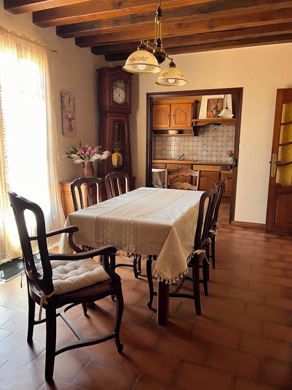 Dining - Vrbo Property (Neuvy)
