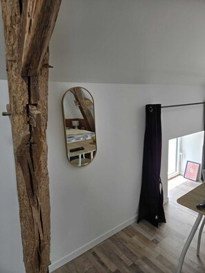Interior - Romantic Studio (Saint-Jean-de-Vaux)
