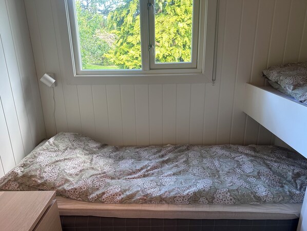 3 bedrooms, iron/ironing board