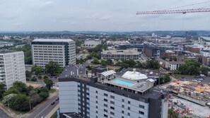 Exterior - Prime Downtown Nashville 2BR with Rooftop Pool, Walk to Broadway (Nashville)