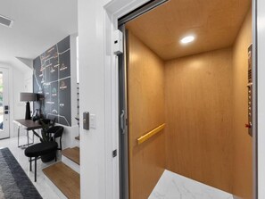 Luxury-Apartment, Terrasse | Innenbereich