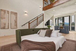 1 slaapkamer, een strijkplank/strijkijzer, gratis wifi, beddengoed