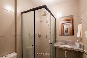 Basic-Apartment | Badezimmer | Dusche