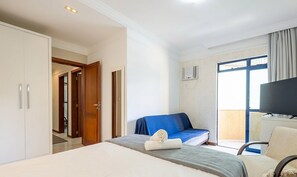 Basic Apartment - Apt in Building w/ Sea View in Itapema Clzb0504 (Itapema)