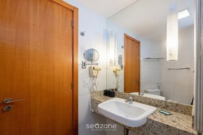 Basic-Apartment | Badezimmer | Dusche