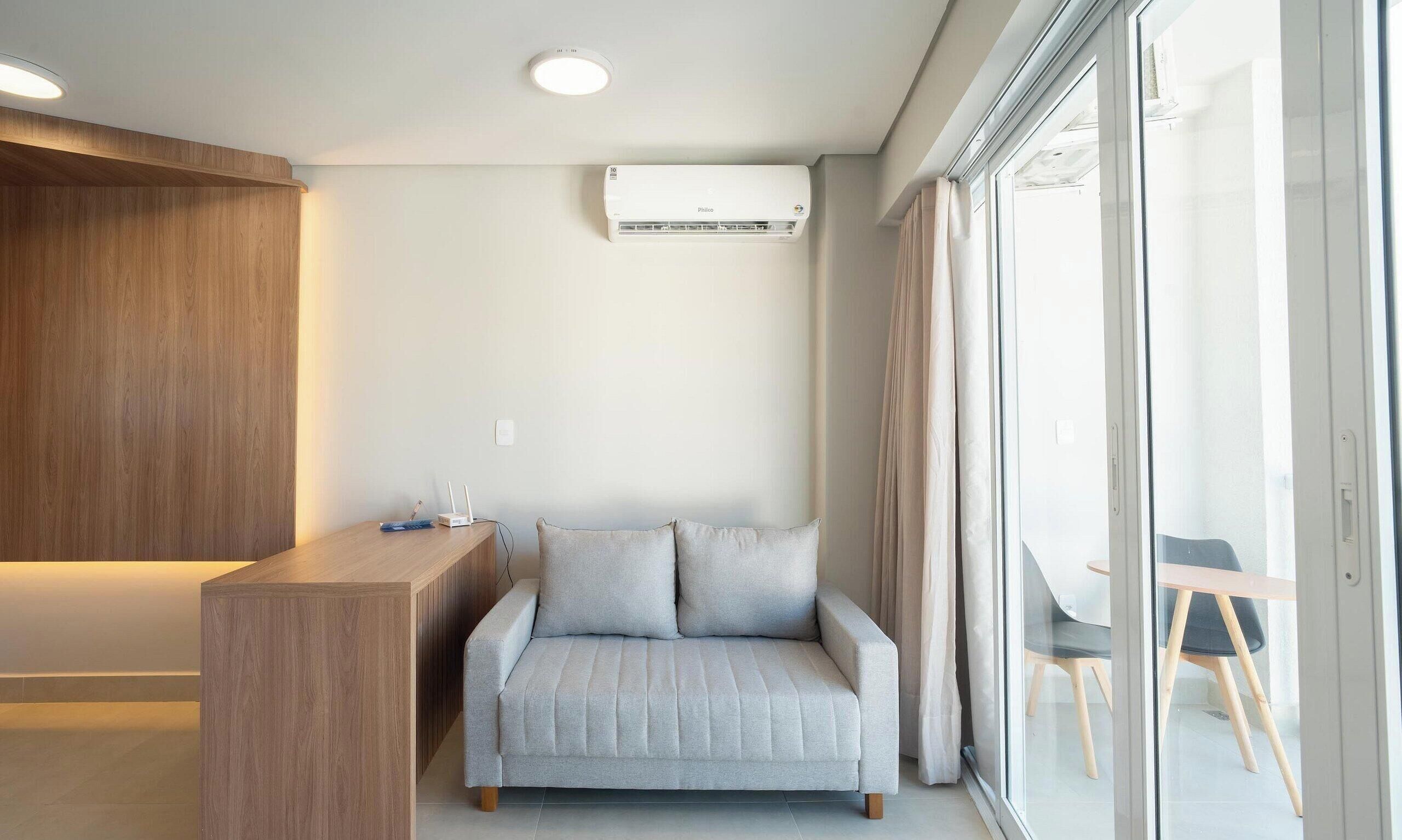 Apartamento básico | Área de estar | Smart TV 40 polegadas com canais digitais