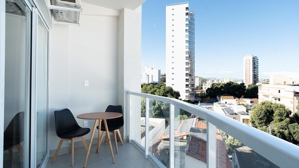 Outdoor dining - Studio in Condo. w/ Pool in Downtown Msu0406 (Governador Valadares)