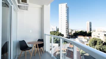 Apartamento básico | Opções para refeição ao ar livre