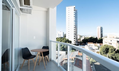 Studio in Condo. w/ Pool in Downtown Msu0406