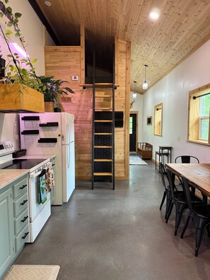 Interior - Cozy Sanford Barndominium (Sanford)