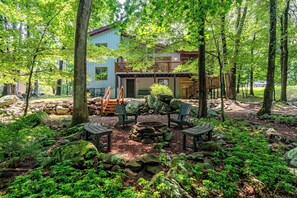 Exterior - Creekside Retreat Sauna Fire Pit 3BDR (East Stroudsburg)