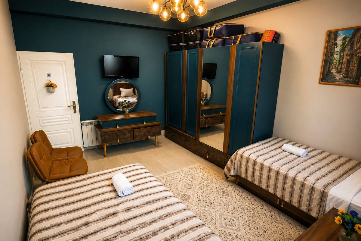 Habitación Confort con 2 camas individuales, vistas a la montaña | Escritorio, espacio para trabajar con un portátil, wifi gratis