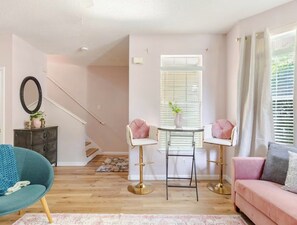 Living area - Spacious 3-bedroom townhome in charming Rex Near Atlanta (Rex)
