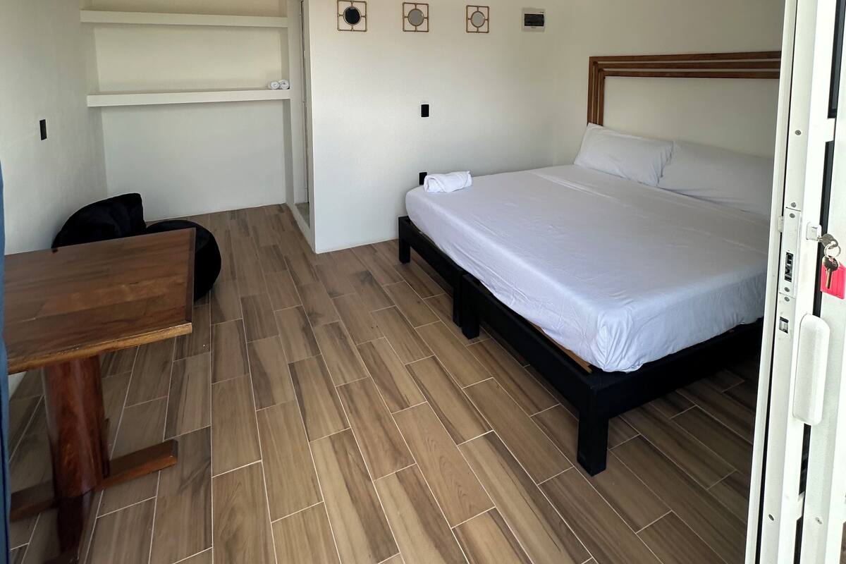 Chambre Confort, vue cour intérieure | Wi-Fi gratuit