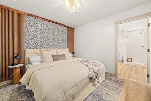 2 habitaciones, tabla de planchar con plancha, cuna de viaje y wifi 