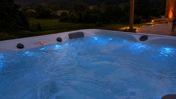 Baignoire à remous extérieure