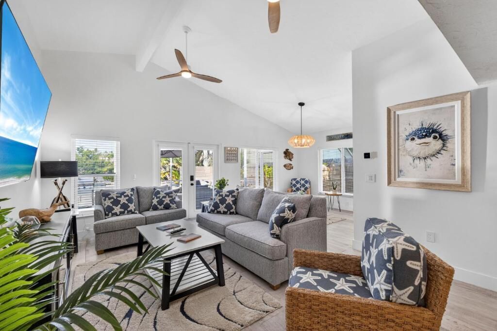 Family House, Patio | Living area