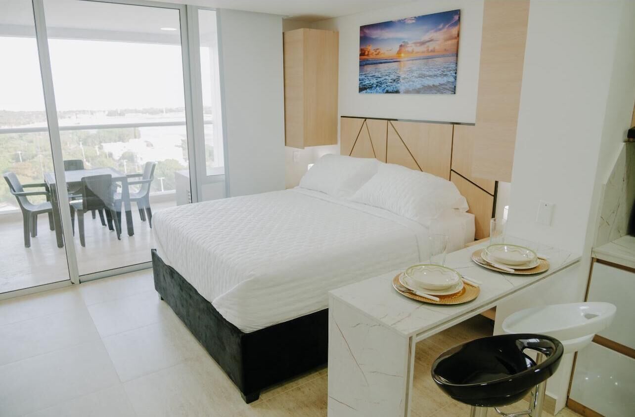 Comfort Studio, Balcony, Lake View | Desk, iron/ironing board, free WiFi