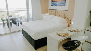 Unclassified image, 3 of 21, button - MODERNA APARTA-SUITE CON VISTA AL LAGO (cartagena)