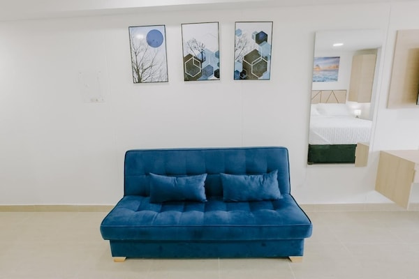 Moderna Aparta-suite Con Vista Al Lago - Cartagena