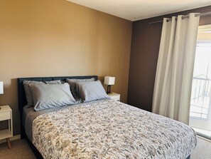 Room - Modern Duplex with 3 bedroom (Dawson Creek)