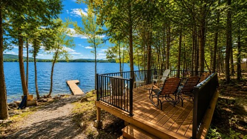 Waterfront pet friendly cabin with private dock and mooring