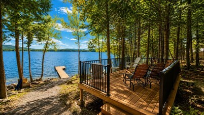 Waterfront pet friendly cabin with private dock and mooring
