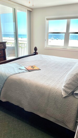 2 bedrooms, iron/ironing board, WiFi, bed sheets - Little Bit of Paradise, Direct Beachfront, Stunning Sunsets, Sleeps 6 (Clearwater)
