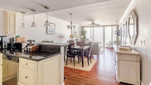 Unclassified image, 3 of 46, button - Little Bit of Paradise, Direct Beachfront, Stunning Sunsets, Sleeps 6 (Clearwater)