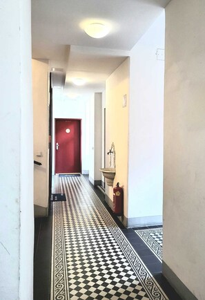 Interior - Schönbrunn Apartment - Spacious and Tastefully Decorated, Close to the City Center (Wien)