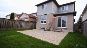 Exterior - Spacious 4BR Family Home | Williamsburg Hub (Kitchener)