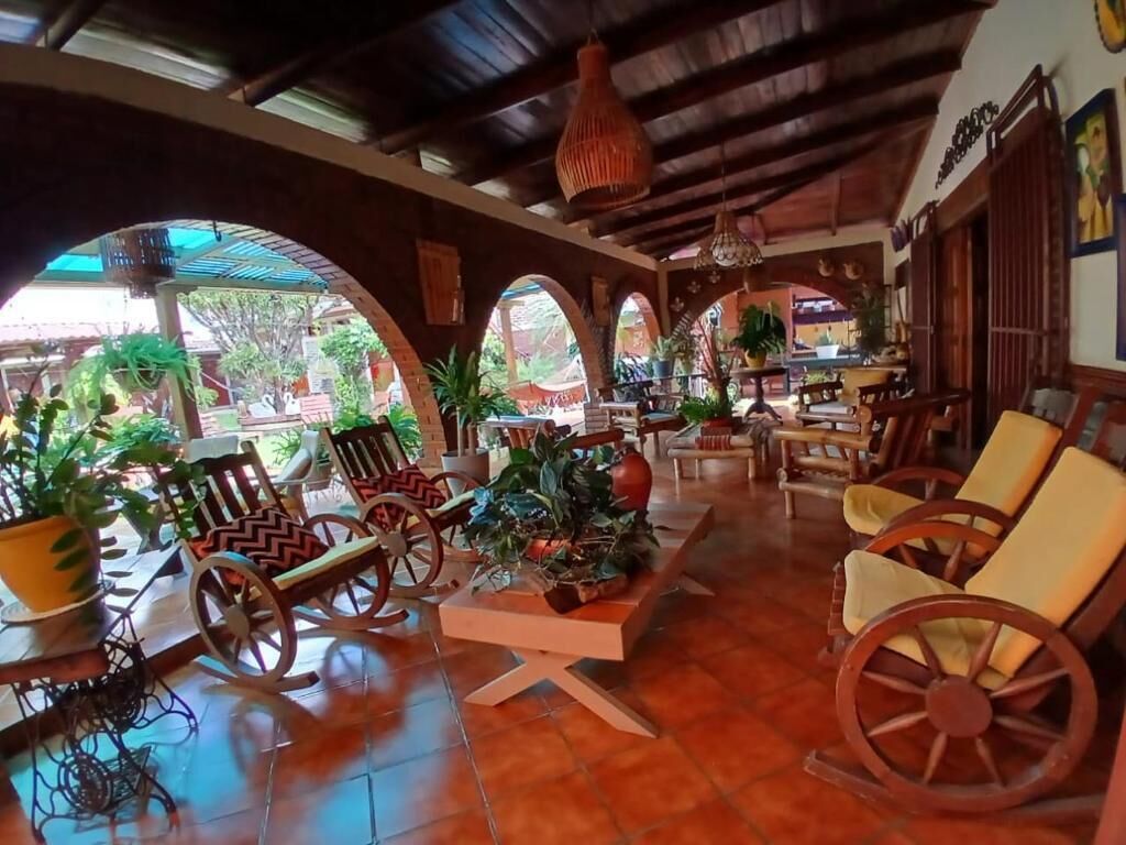 Family Room | Outdoor dining