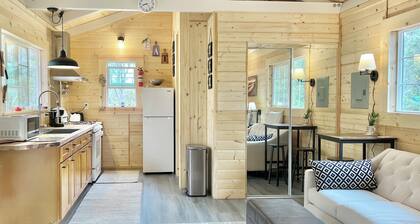 Cozy cabin for two in volcano.