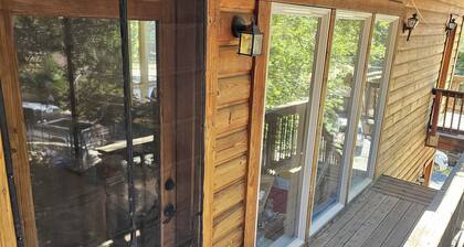 Luxury 1-bedroom lodge in delightful Running Springs with AC