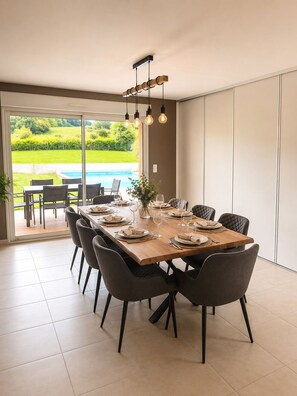 Dining - Large family villa with a pool and sauna (Saint-Pandelon)