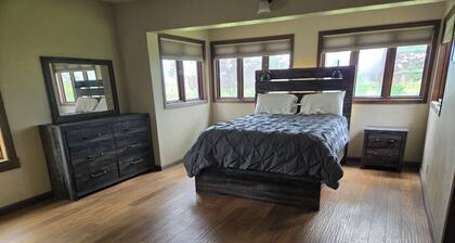 Enjoyable 5-bedroom house in charming Deer Lodge perfect for families