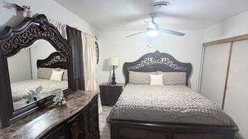 Iron/ironing board, Internet, bed sheets