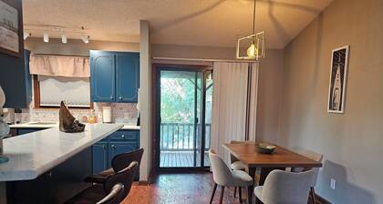 Private Riverfront Acreage / Hunt, Fish & Unwind