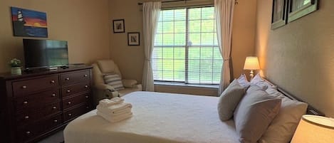 2 bedrooms, iron/ironing board, WiFi, bed sheets
