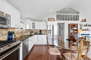 Private kitchen - Lakefront Retreat w/ Pool & Stunning Views (Constantia)