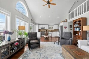 Living area - Lakefront Retreat w/ Pool & Stunning Views (Constantia)