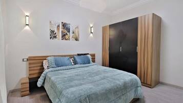 3 bedrooms, WiFi, bed sheets